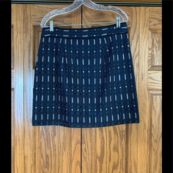 LOFT LACE OVERLAY SKIRT - Picture 2 of 9